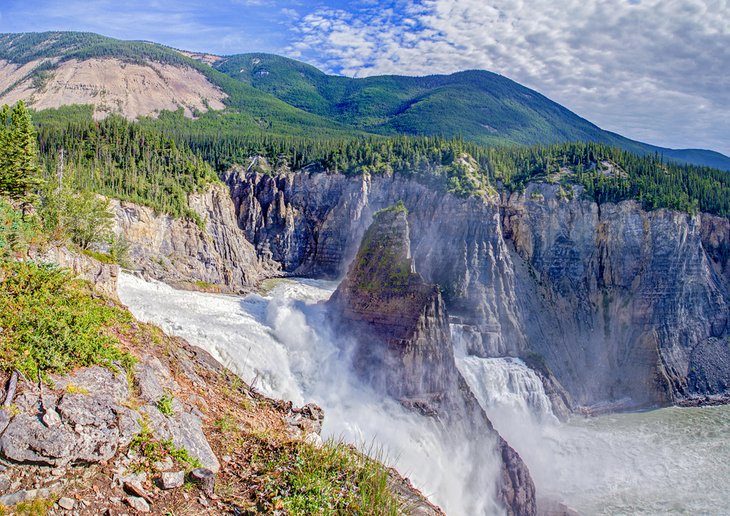 Reserva-del-Parque-Nacional-Nahanni-1 Principales lugares turísticos en Canadá: Descubre lo mejor del gigante del norte