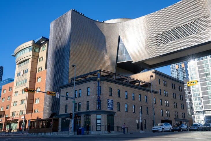 Studio-Bell-sede-del-Centro-Nacional-de-Musica Mejores lugares para visitar en Calgary, Canadá