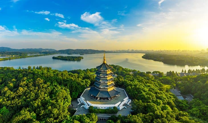 Admira-las-pagodas-Liuhe-Leifeng-y-Baochu Lugares para disfrutar en Hangzhou: Qué ver y qué hacer