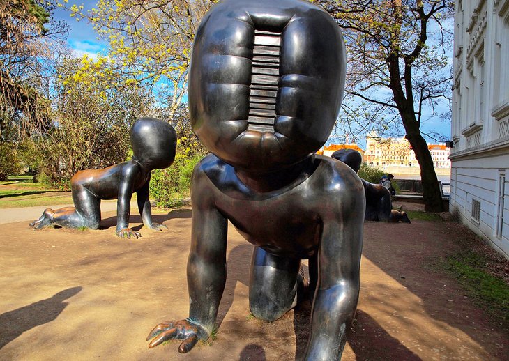 Descubra-el-arte-moderno-en-la-isla-de-Kampa Mejores lugares para visitar en Praga: descubre la joya del corazón de Europa
