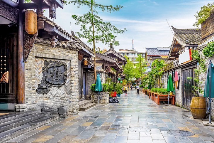 Descubra-el-encanto-de-los-antiguos-callejones-Kuan-Zhai-y-Jing-Xiangzi Lugares imperdibles en Chengdu: Experiencias únicas