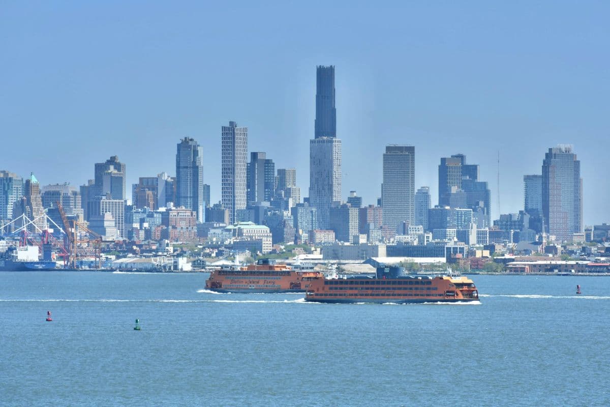 Ferry de Nueva York una forma diferente de admirar la ciudad desde el agua