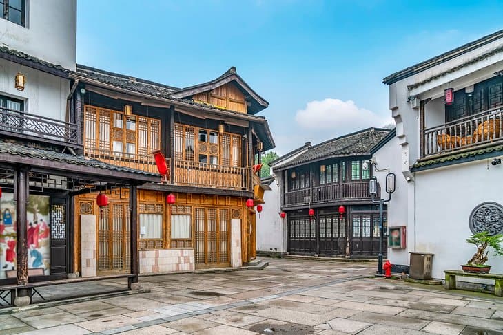 Pasee-por-la-antigua-calle-Qinghefang Lugares para disfrutar en Hangzhou: Qué ver y qué hacer