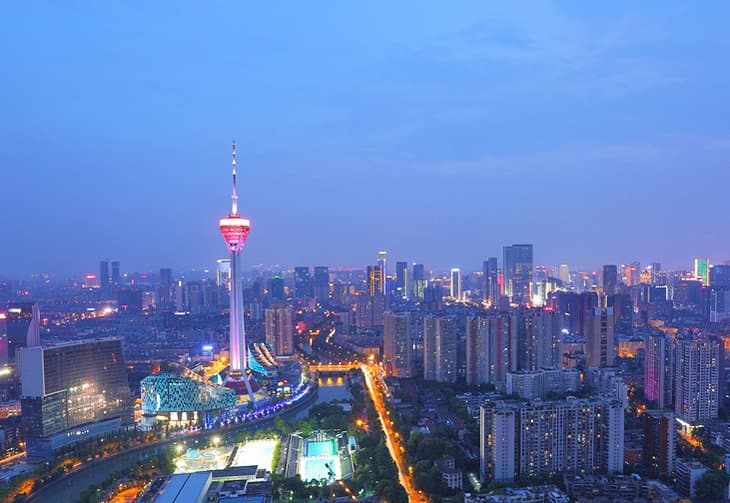 Torre-de-la-Perla-Oeste Lugares imperdibles en Chengdu: Experiencias únicas