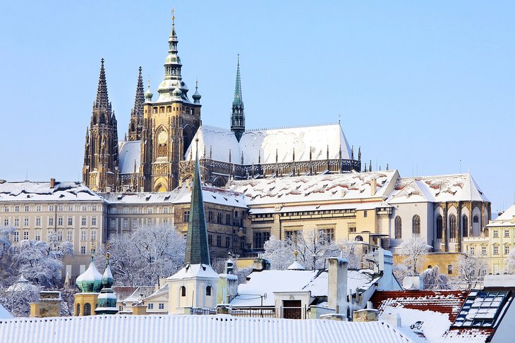 Visita-el-Castillo-de-Praga Actividades imperdibles para disfrutar el invierno en Praga
