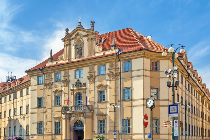 Visita-el-Clementinum-y-la-Biblioteca-Nacional Mejores lugares para visitar en Praga: descubre la joya del corazón de Europa